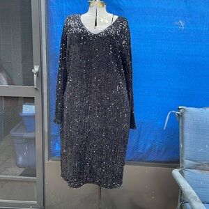 New with tag In’Voland ladies sequins cocktail long sleeve dress size 20. Black
